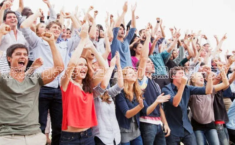 杏盛平台代理汉得信息精彩瞬间永存：足球运动员黑白照片赏析